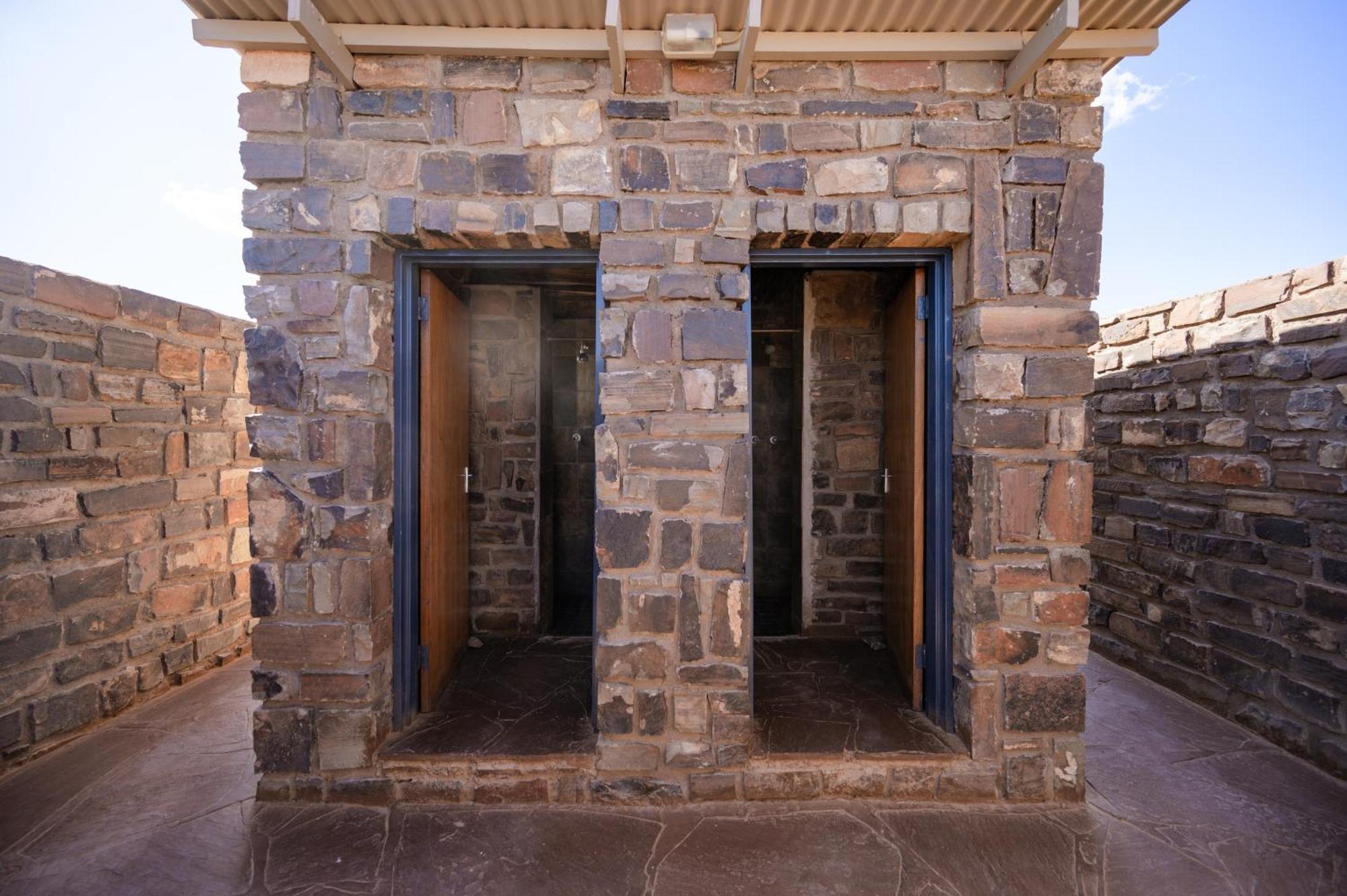 Canyon Roadhouse Campsite Fish River Canyon Oda fotoğraf